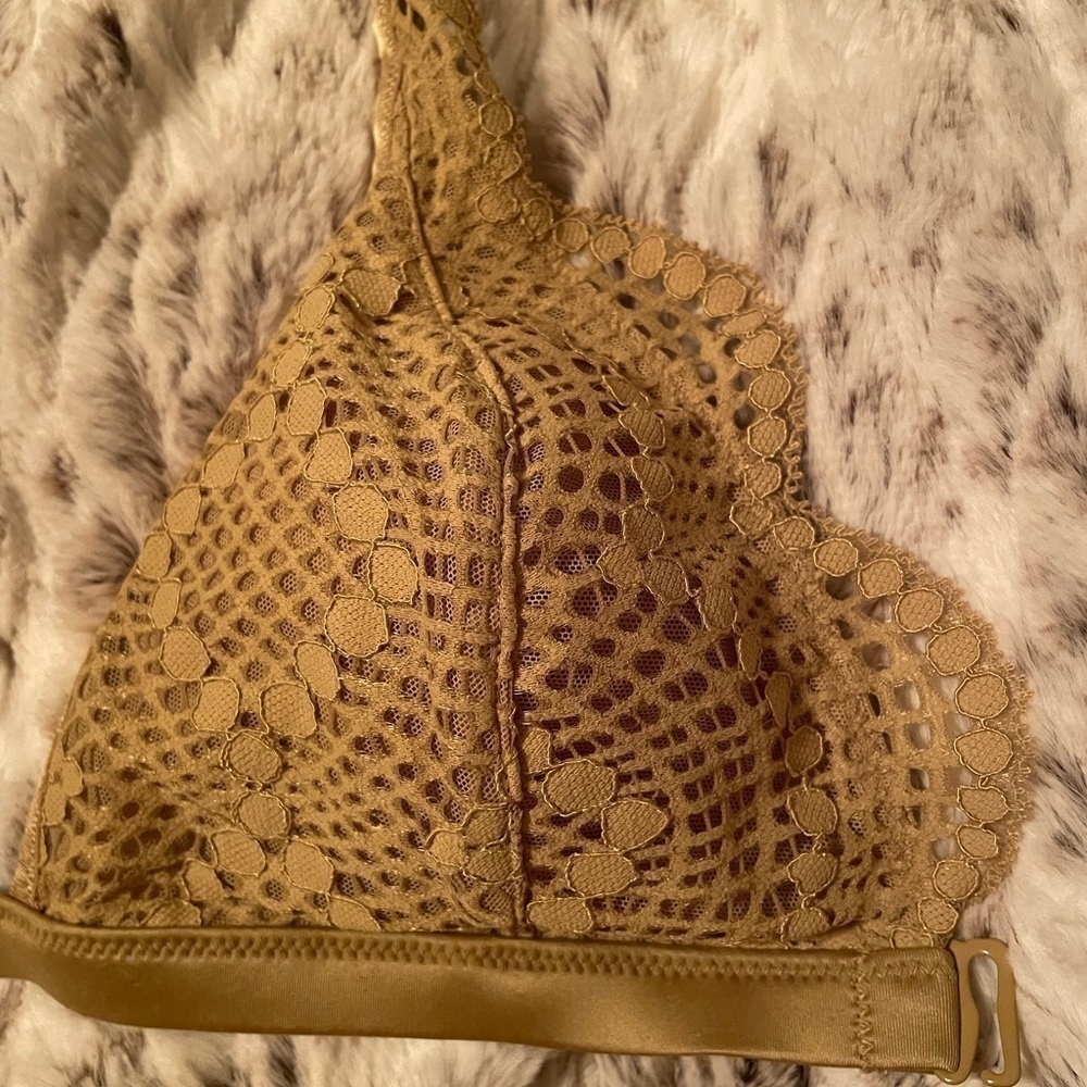 Victoria’s Secret Bralette Scalloped Lace VS Bralette Olive green Bralette 💸 🆕 - Picture 13 of 14